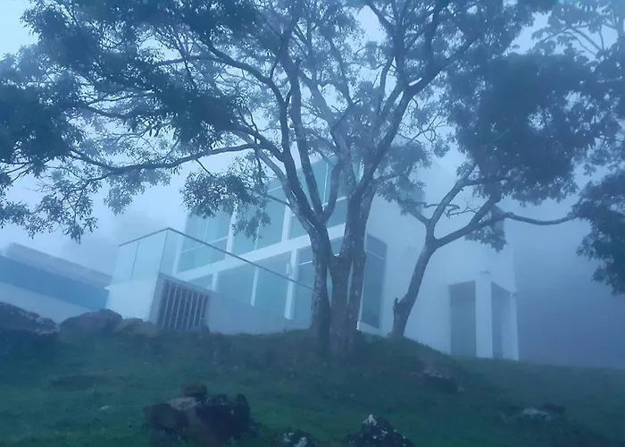 Casa Moderna Con Piscina Climatizada Altos Del Maria